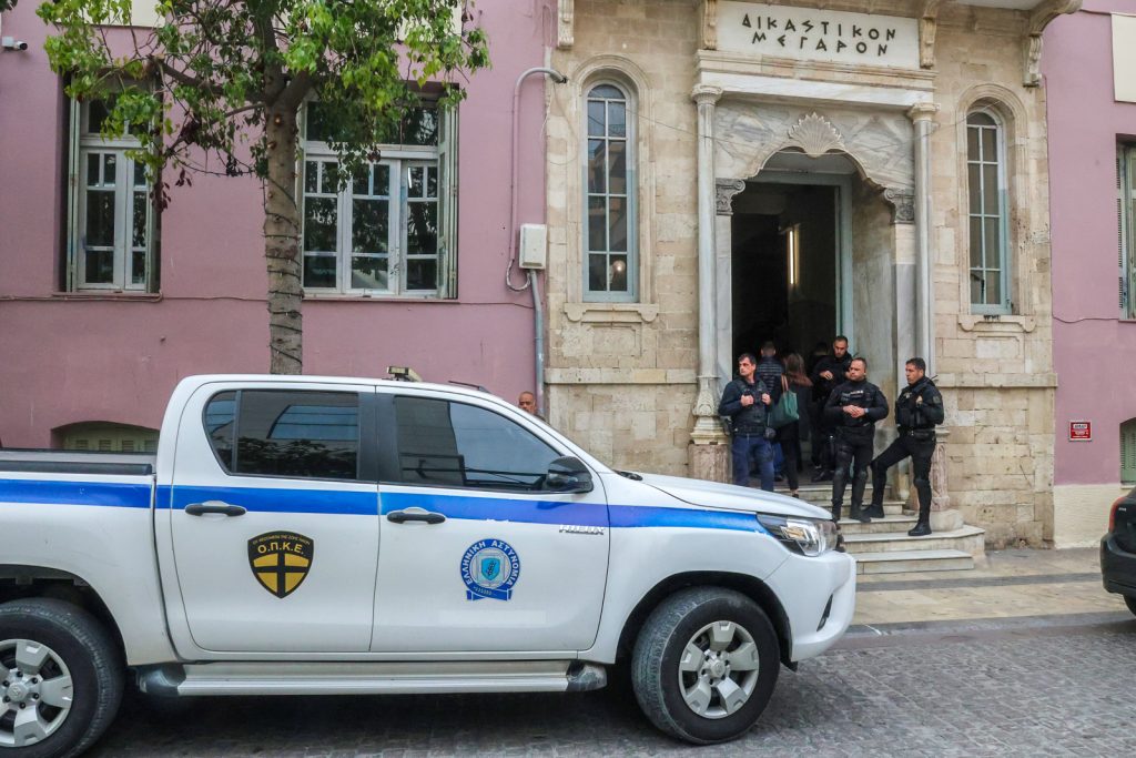 Ηράκλειο: Προφυλακίστηκε ο 54χρονος που κατηγορείται ότι βίαζε τις κόρες του