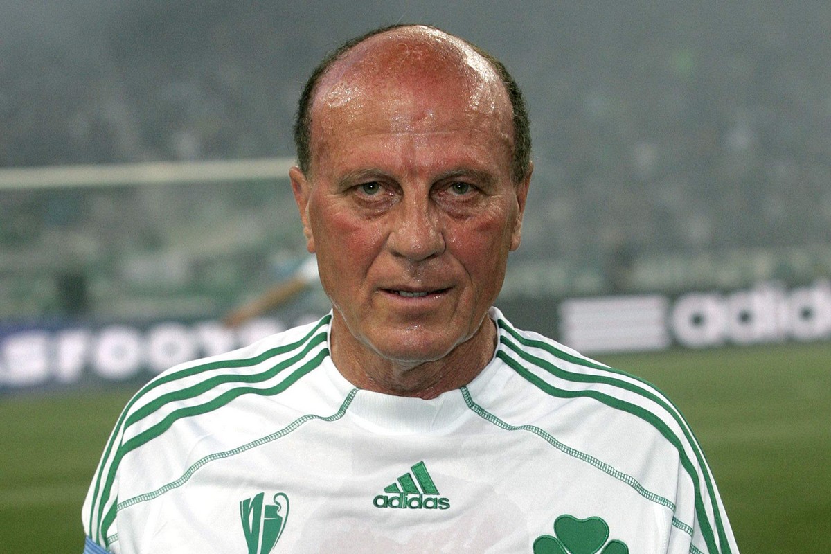 Μίμης Δομάζος: «Καλέ μας μπαμπά, ξύπνα και μίλησε μας» – Το μήνυμα που έγραψαν οι κόρες του