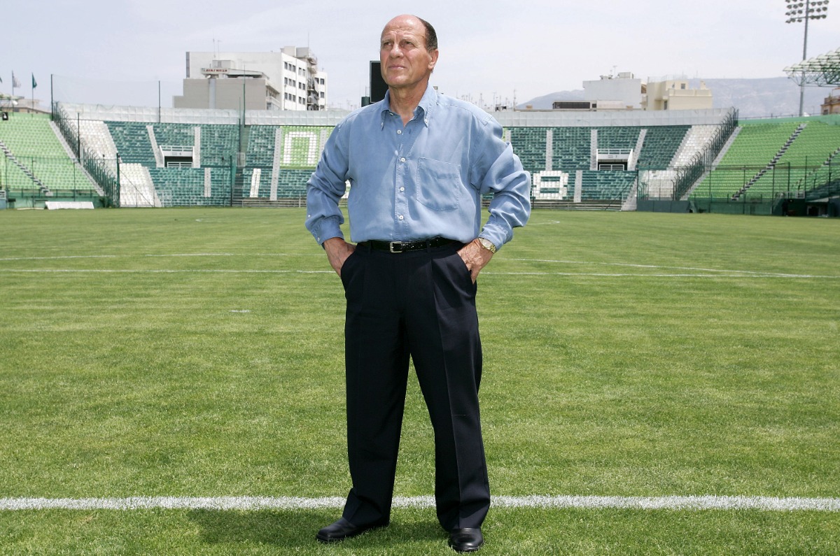 Μίμης Δομάζος: Ο πολιτικός κόσμος αποχαιρετά τον «στρατηγό» του ποδοσφαίρου