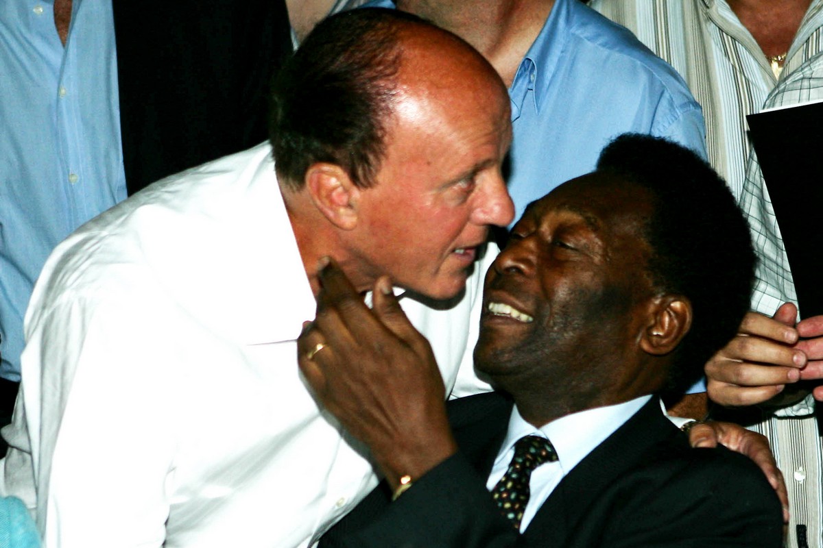 Μίμης Δομάζος: Η μεγάλη μάχη του με τον Πελέ και η εκτίμηση που τους ένωνε