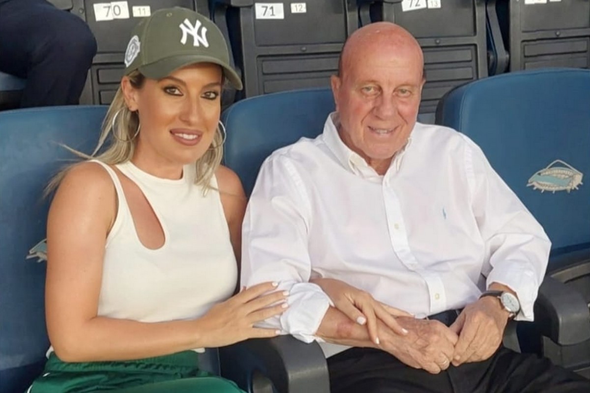 Μίμης Δομάζος: Τρίτη μέρα μάχης στη ΜΕΘ – Παραμένει κρίσιμη η κατάστασή του