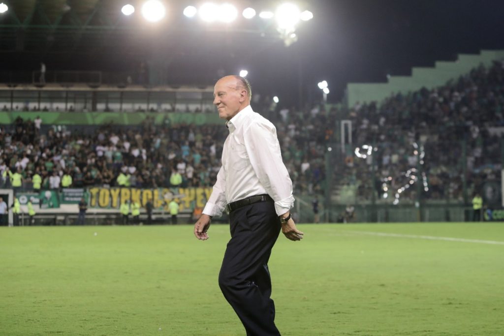 Τη Δευτέρα η κηδεία του Μίμη Δομάζου – Σε λαϊκό προσκύνημα η σορός του