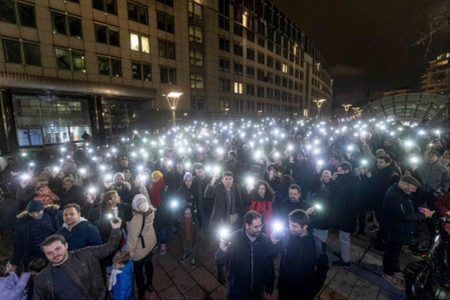 Τέμπη: Στις 12:00 η συγκέντρωση σε Σύνταγμα και ακόμη 110 πόλεις – Φωτοστιγμιότυπα από τις Βρυξέλλες