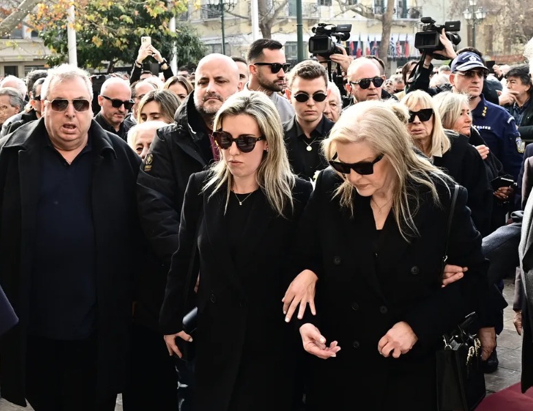 Πόπη Δομάζου: «Έκανες ξαφνική ντρίπλα στρατηγέ, καλό ταξίδι πατέρα»