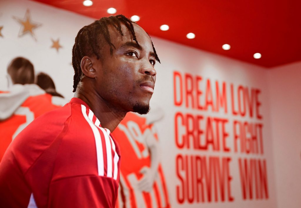 Μπρούνο Ονιεμαέτσι: Παίκτης του Ολυμπιακού και ο Νιγηριανός μπακ