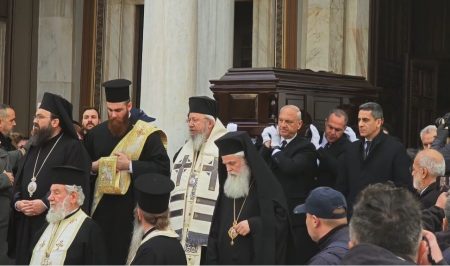 Αναστάσιος: Στιγμές συγκίνησης στη Μητρόπολη – Εξήλθε το σκήνωμά του