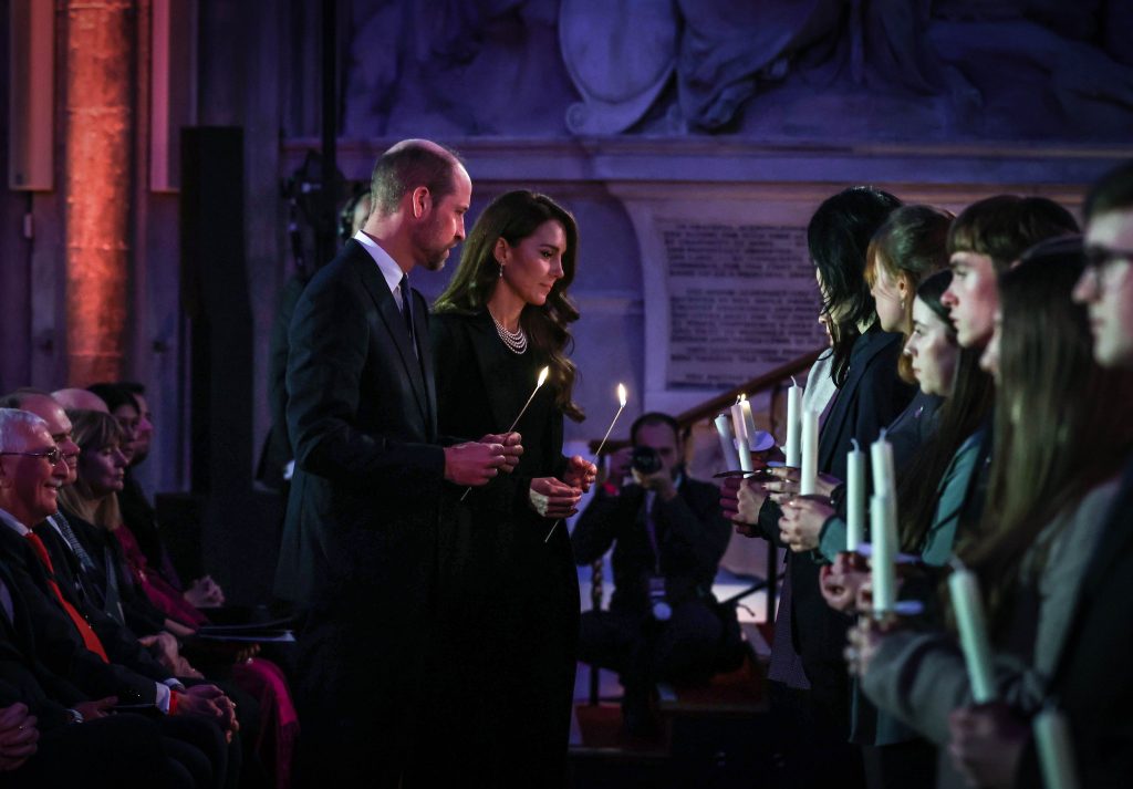 Κέιτ Μίντλετον: Πρώτη δημόσια εμφάνιση με τον Γουίλιαμ μετά την ύφεση της ασθένειάς της