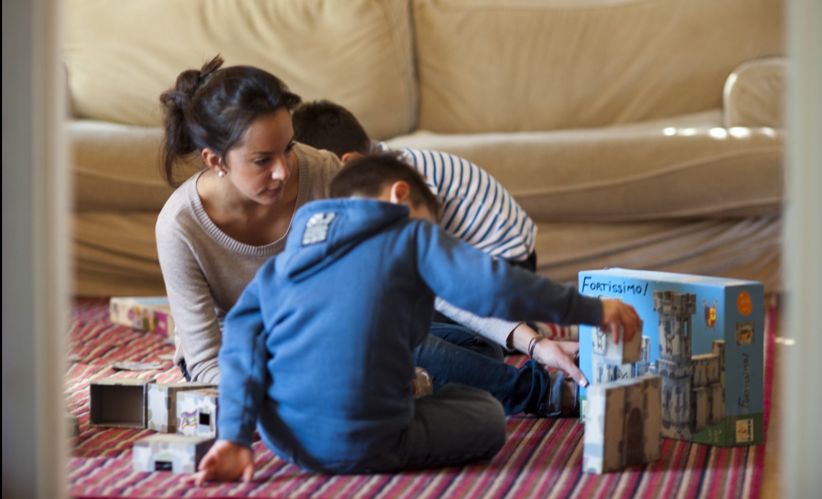 Προχωράει η αναδοχή στην Ελλάδα; Σοφία Ζαχαράκη και Παιδικά Χωριά SOS απαντούν στο ΒΗΜΑ