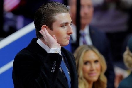 Η εντυπωσιακή ομοιότητα του Barron Trump με τον νεαρό Donald Trump γίνεται viral