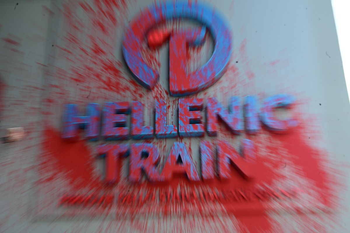Επίθεση στα γραφεία της Hellenic Train – Έσπασαν τζάμια και πέταξαν μπογιές 4 hellenic4