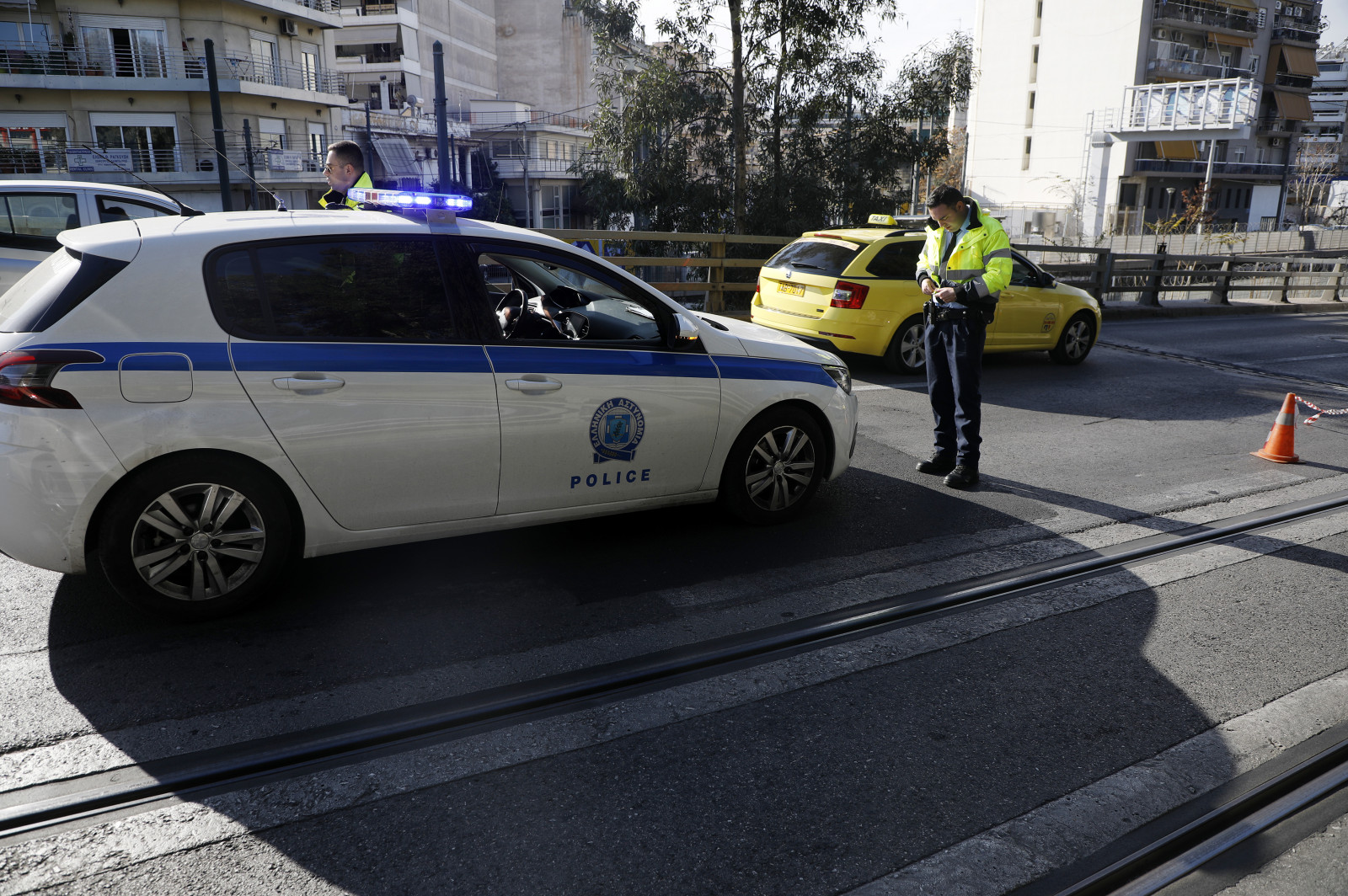 Κυκλοφοριακές ρυθμίσεις: Γυρίσματα ταινίας «κλείνουν» δρόμους στο κέντρο της Αθήνας