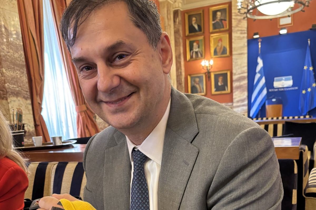 Το «παράσημο» που έλαβε ο Χάρης Θεοχάρης από το Νταβός