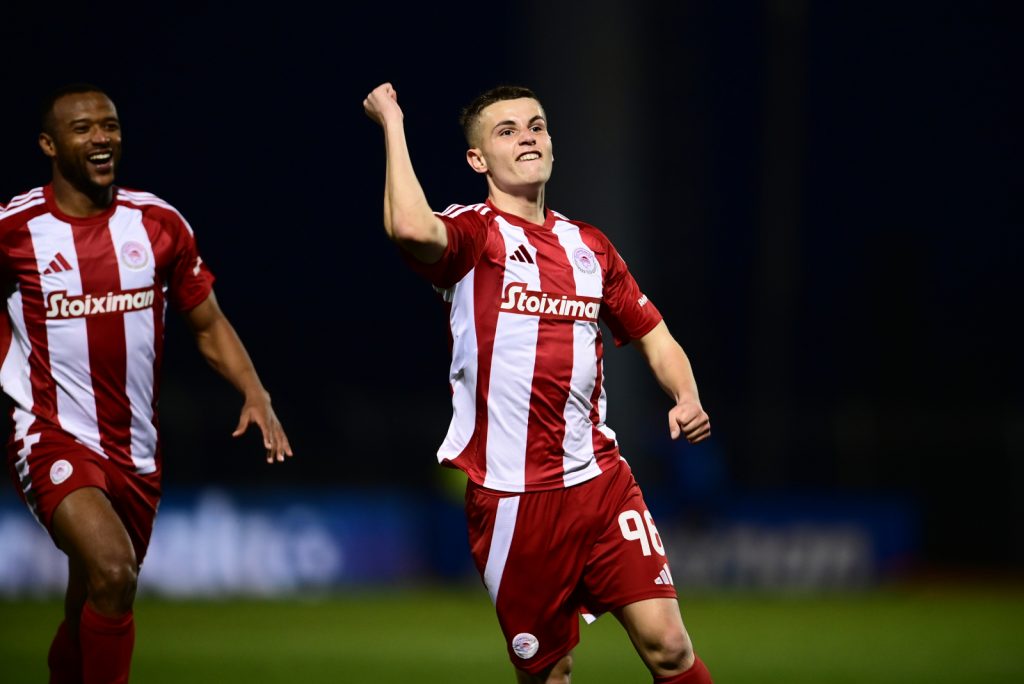 Λεβαδειακός – Ολυμπιακός 0-1: Διπλό «χρυσάφι» με γκολ του Μουζακίτη