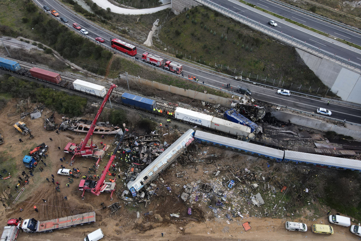 Πόρισμα Τσακιρίδη (ΕΜΠ) για τα κομμάτια των τρένων: «Δεν είναι καμένα, φέρουν μόνο χτυπήματα»