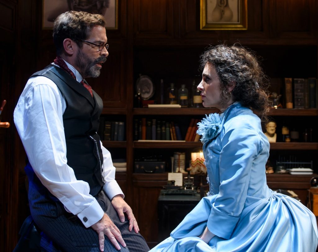 «Στο διπλανό δωμάτιο»: Γυναικεία επιθυμία και αλληλεγγύη