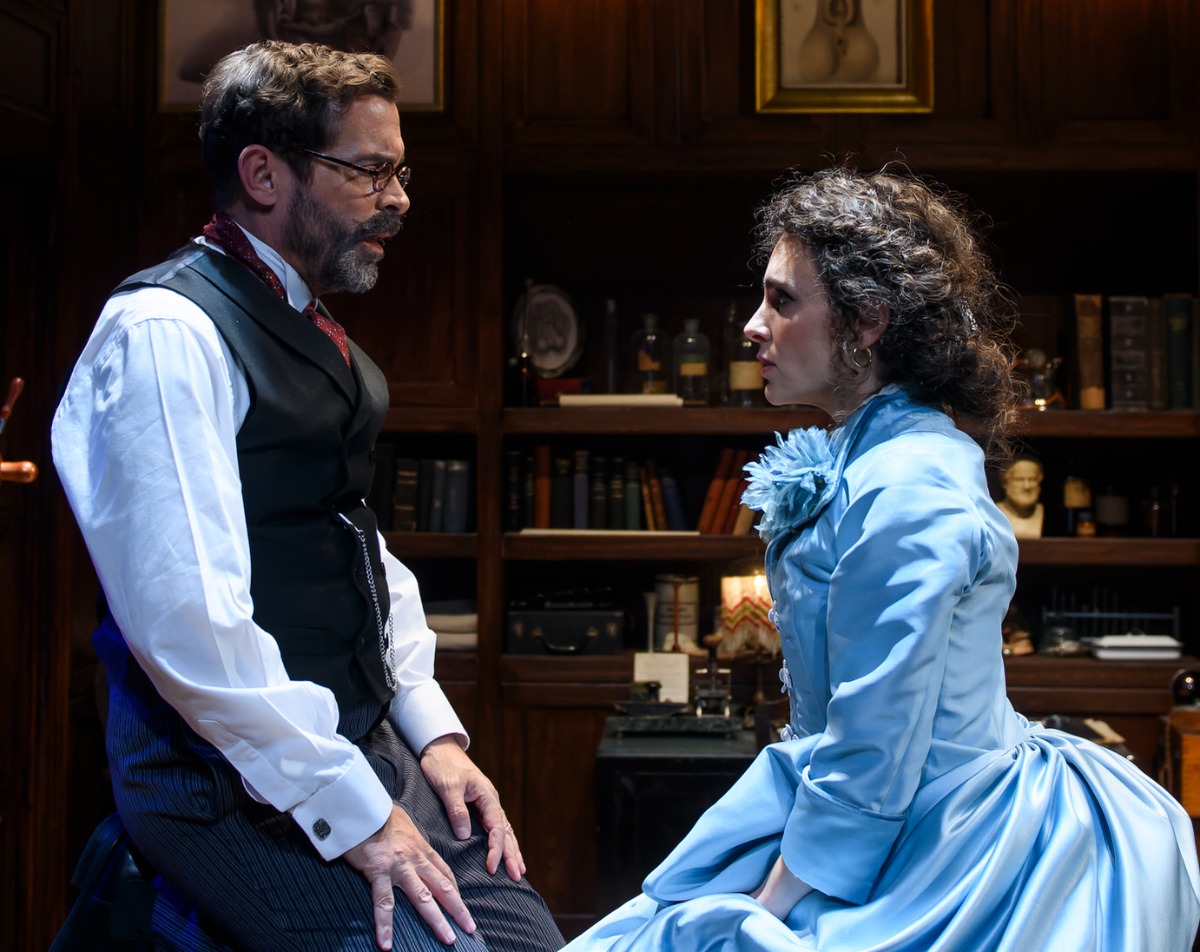 «Στο διπλανό δωμάτιο»: Γυναικεία επιθυμία και αλληλεγγύη