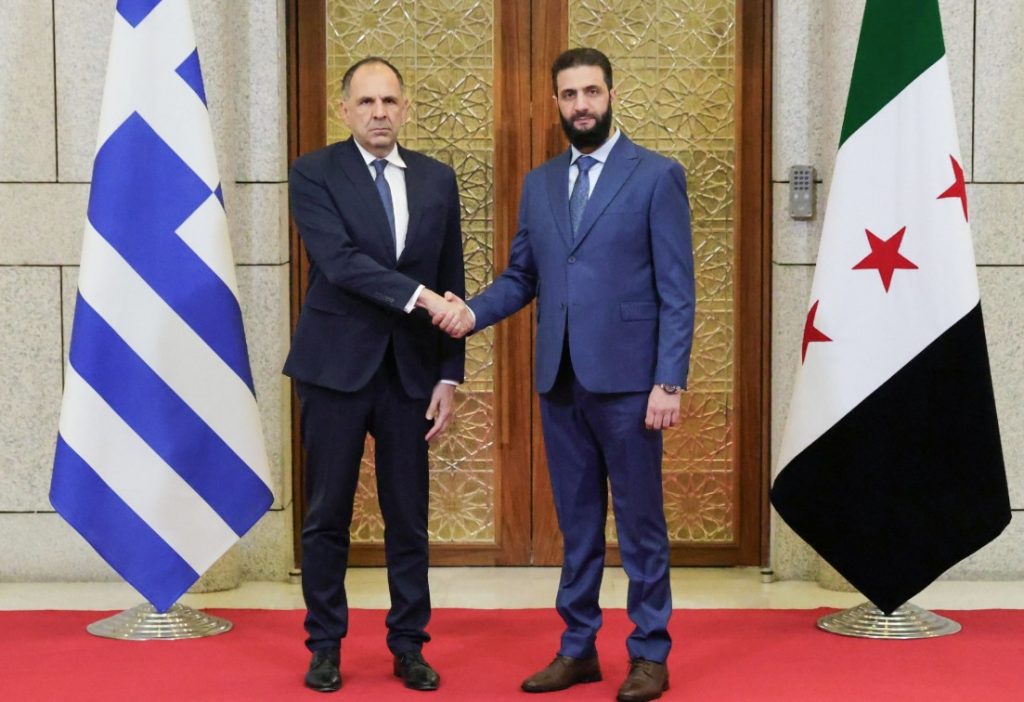 Στη Συρία ο Γεραπετρίτης – Συνάντηση με τον πρόεδρο Αχμέντ Aλ Σάρα