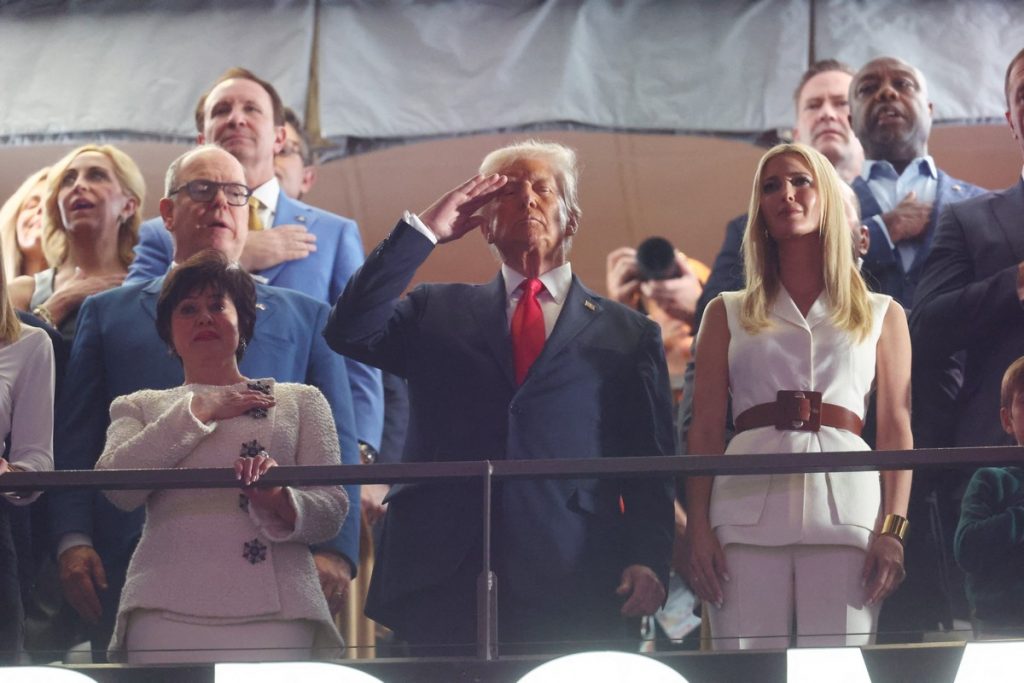 Super Bowl 2025: Ο Τραμπ έγινε ο πρώτος πρόεδρος των ΗΠΑ που πήγε στον τελικό