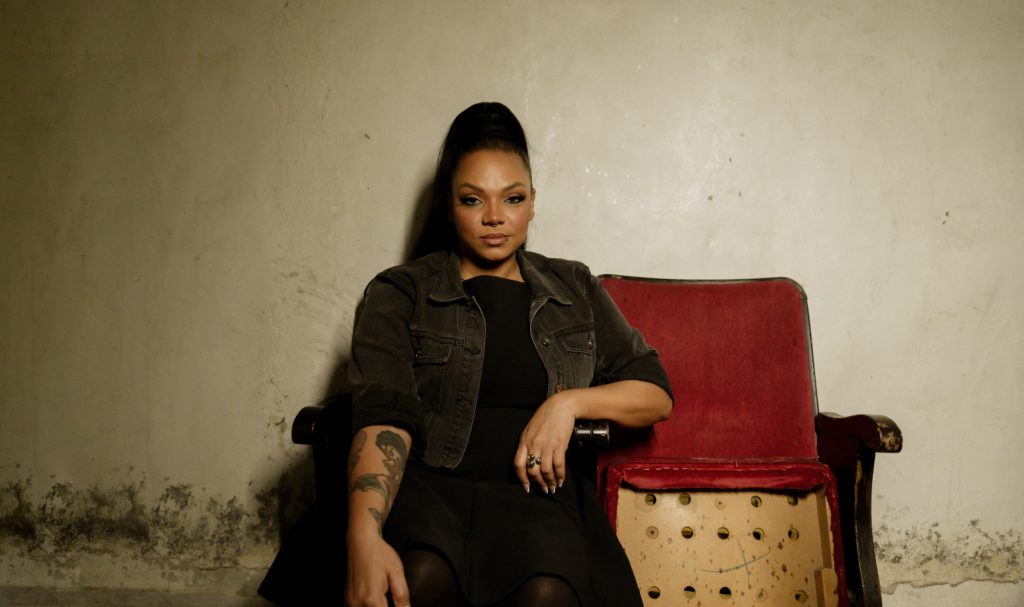 Η Ίντρα Κέιν έχει κουραστεί να ακούει ότι η «η κοινωνία δεν είναι έτοιμη»