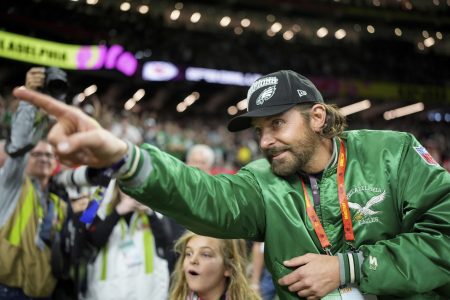 Ο Bradley Cooper πήγε στο Super Bowl με την 7χρονη κόρη του- Η αξιολάτρευτη εμφάνιση