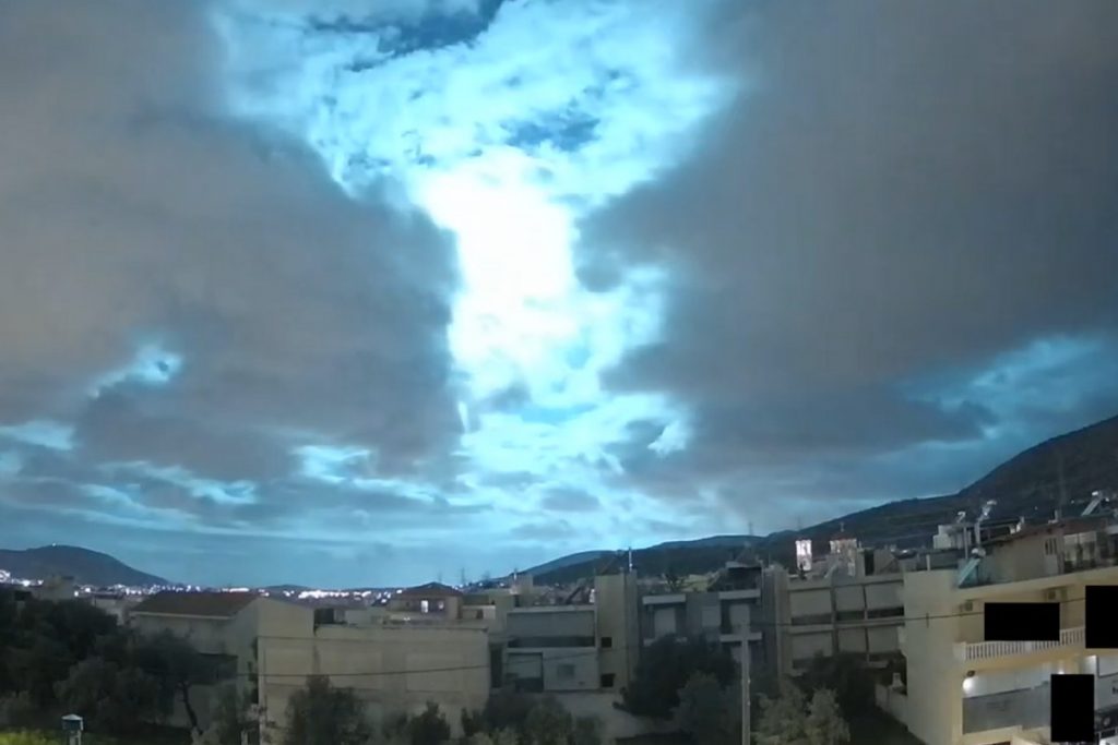 Μετέωρο πέρασε πάνω από την Αττική – Τι ανέφερε ο Κολυδάς (Βίντεο)