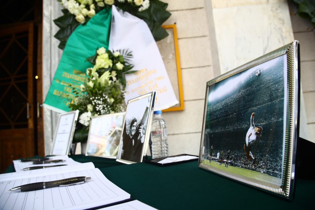 Τάκης Οικονομόπουλος: Σήμερα η κηδεία – Στον ναό ο Κώστας Καραμανλής