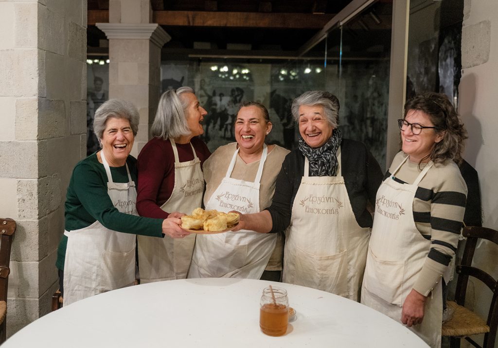Ιστορίες ντόπιων από τα ορεινά της Κρήτης γεμάτες γεύση, παράδοση και μνήμες