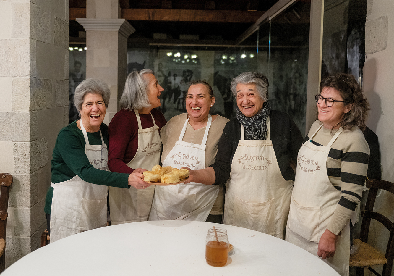 Ιστορίες ντόπιων από τα ορεινά της Κρήτης γεμάτες γεύση, παράδοση και μνήμες