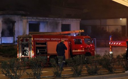 Φωτιά τώρα στην Ελευσίνα: Καίγεται υπόγειο στην Ιερά Οδό – Διακοπή κυκλοφορίας