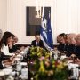 Υπουργικό συμβούλιο: Μισθολογικό χάσμα, Στουρνάρας και Ταμείο Ανάκαμψης στο τραπέζι