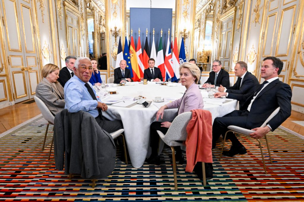 5 το πρωί: Σκάκι για την Ουκρανία – Δυσάρεστη τροπή στην εξαφάνιση του Βασίλη Καλογήρου – Έρχεται ψυχρή εισβολή