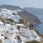 Τουρισμός: Η Σαντορίνη «έφαγε» και την Αθήνα – Αυτά είναι τα 6 νησιά που πνίγονται στις κλίνες