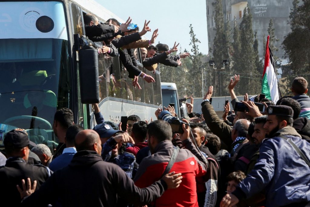 Γάζα: Συμφωνία Ισραήλ – Χαμάς για την απελευθέρωση 6 ομήρων και τον επαναπατρισμό 4 σορών