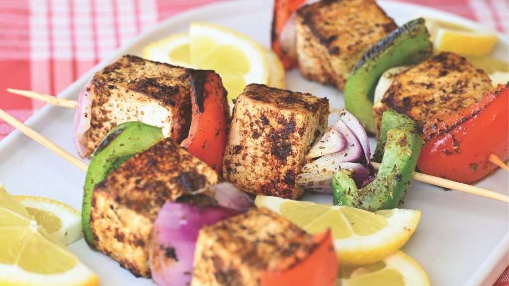 Τσικνοπέμπτη, αλλά vegan: Προτάσεις για barbecue χωρίς κρέας