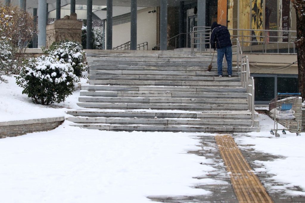 Κακοκαιρία Coral: Χιόνια από τον Αγ. Στέφανο και βορειότερα – Παρασκευή-Σάββατο οι πιο δύσκολες μέρες