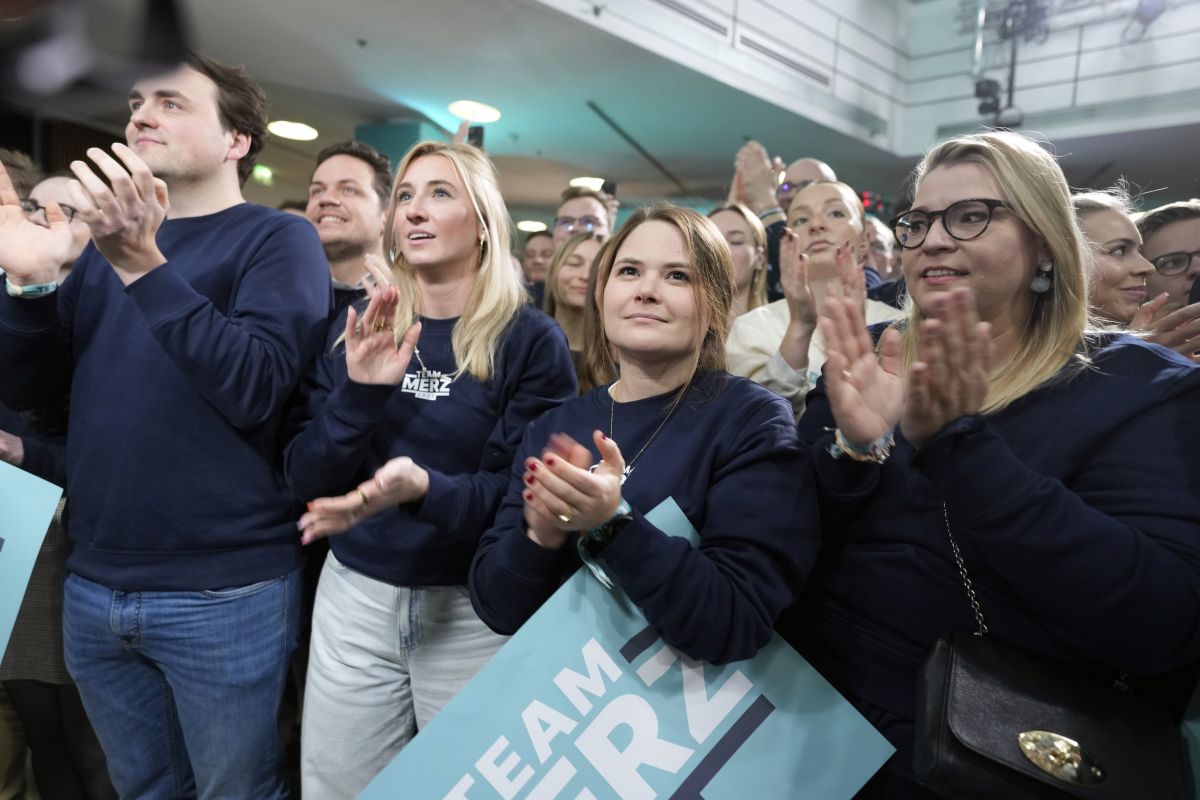Γερμανικές εκλογές: Οι εκτιμήσεις και τα πηγαδάκια στην οικία του γερμανού πρέσβη