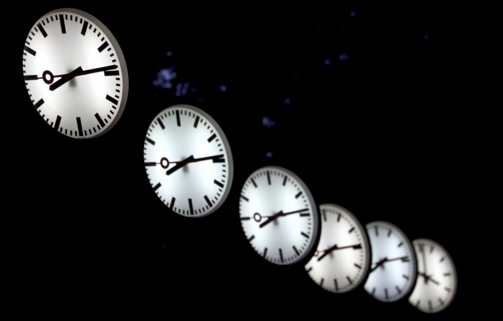 Αλλαγή ώρας: Πότε θα ρυθμίσουμε το ρολόι μία ώρα μπροστά – Η κατάργηση που δεν έγινε