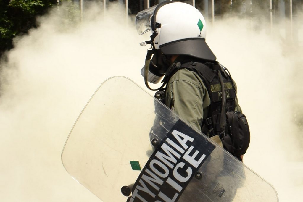 Άγιος Κωνσταντίνος: Σοβαρά επεισόδια ανάμεσα σε οπαδούς της ΑΕΚ και του ΠΑΟΚ