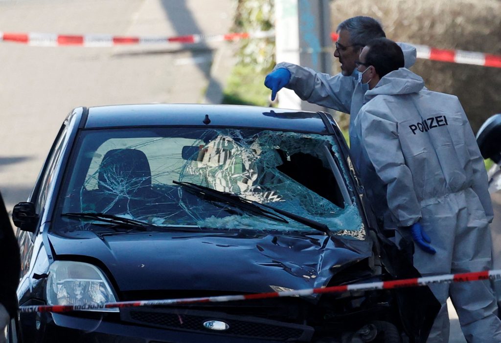 Γερμανία: Αυτοκίνητο έπεσε σε πλήθος στην Μανχάιμ – Ενας νεκρός, αρκετοί σοβαρά τραυματίες