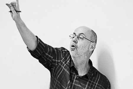 Γιάννης Χουβαρδάς: Διψάμε όλοι για αγάπη και η αγάπη δεν περισσεύει