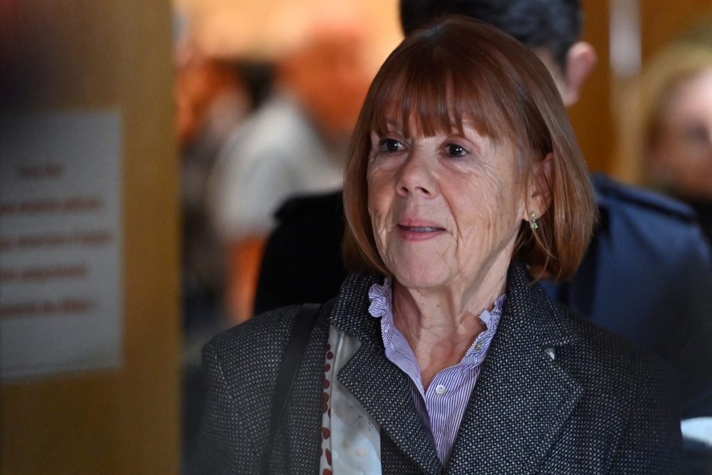 Η κόρη της Gisele Pelicot μήνυσε τον πατέρα της ότι τη νάρκωνε και τη βίαζε