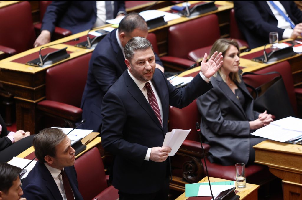 ΠαΣοΚ: Το τελεσίγραφο Ανδρουλάκη, τα «γενιτσαρικά τάγματα» και ο γρίφος στο καφενείο της Βουλής