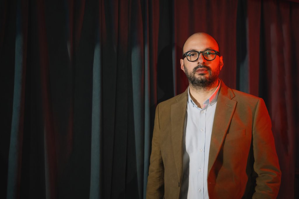 Δημήτρης Νάκος: «Όταν κάναμε το “Κρέας”, δεν είχαμε ιδέα ότι θα προέκυπταν τα Τέμπη»