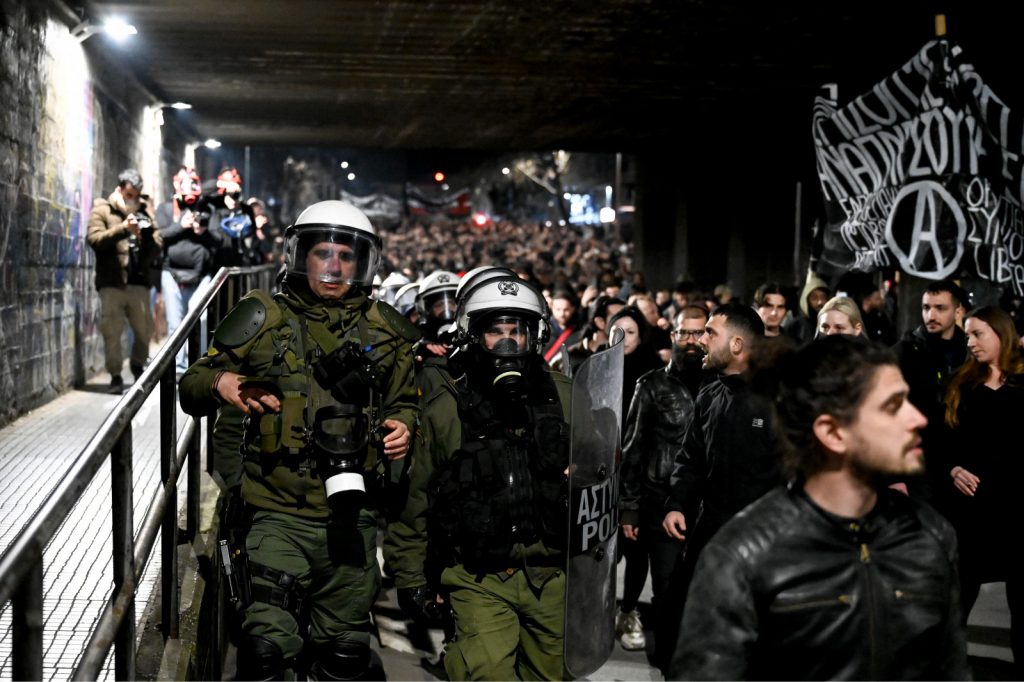 Τέμπη: «Ποτίσανε τα ρούχα μου δικτατορία» – Πώς έζησε την προσαγωγή ο πολυτραυματίας από το 4ο βαγόνι