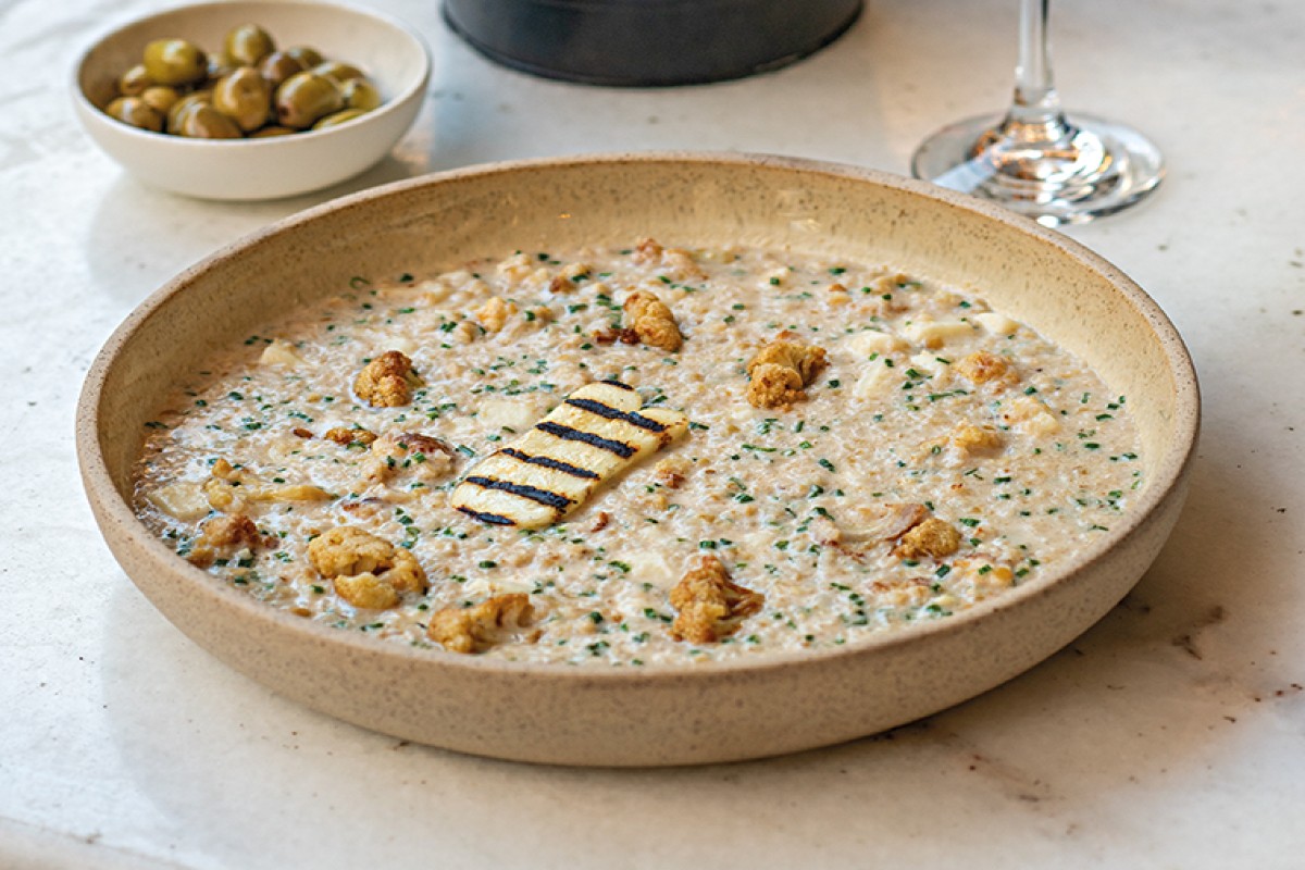 Τραχανότο με κουνουπίδι και χαλούμι