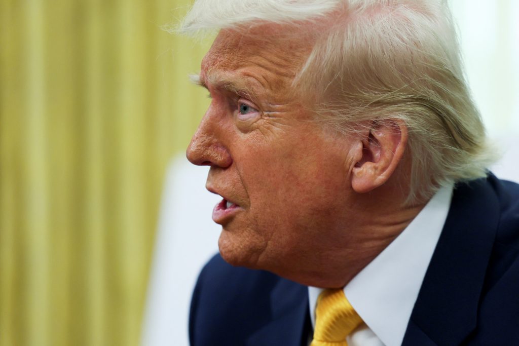 Τραμπ: Πιο δύσκολο να διαπραγματευτώ με την Ουκρανία παρά με την Ρωσία