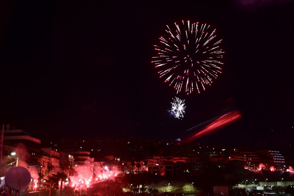 100 χρόνια Ολυμπιακός: Έγινε η μέρα νύχτα στον Πειραιά (Εικόνες, Βίντεο)