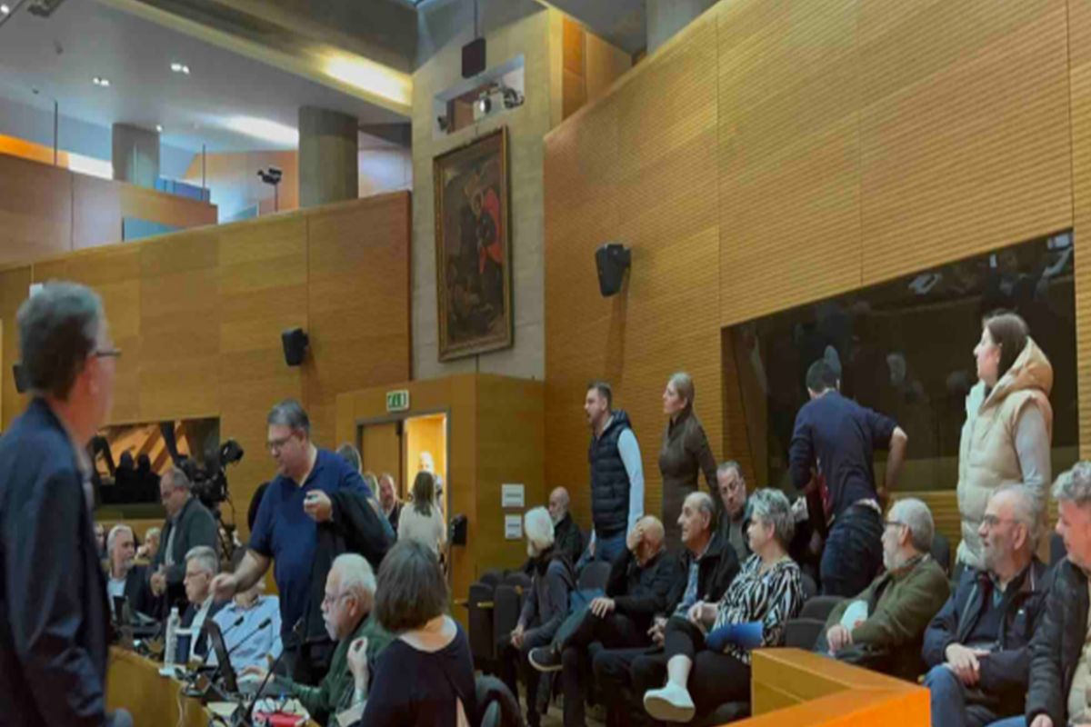 Επεισοδιακή συνεδρίαση στη Θεσσαλονίκη για το γλυπτό του Μπουτάρη