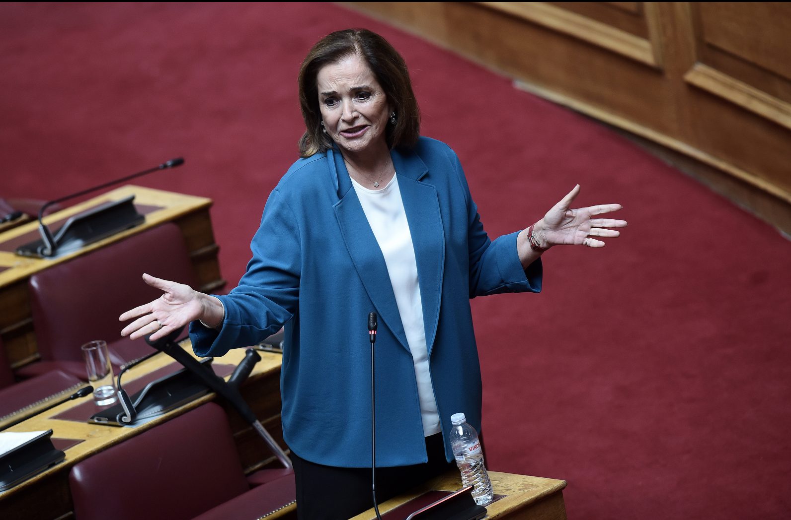 Πώς απαντά η Ντόρα Μπακογιάννη στην κριτική Σαμαρά προς την κυβέρνηση Πώς απαντά η Ντόρα Μπακογιάννη στην κριτική Σαμαρά προς την κυβέρνηση