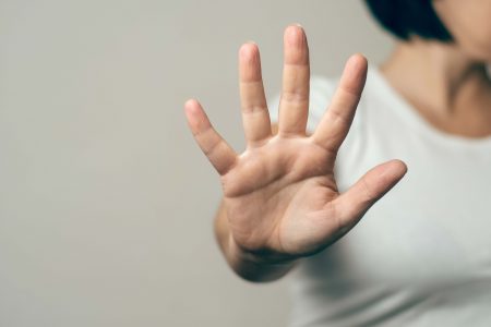 Βόλος: Αγριος ξυλοδαρμός 21χρονης σε μπαρ- Συνελήφθη 37χρονος